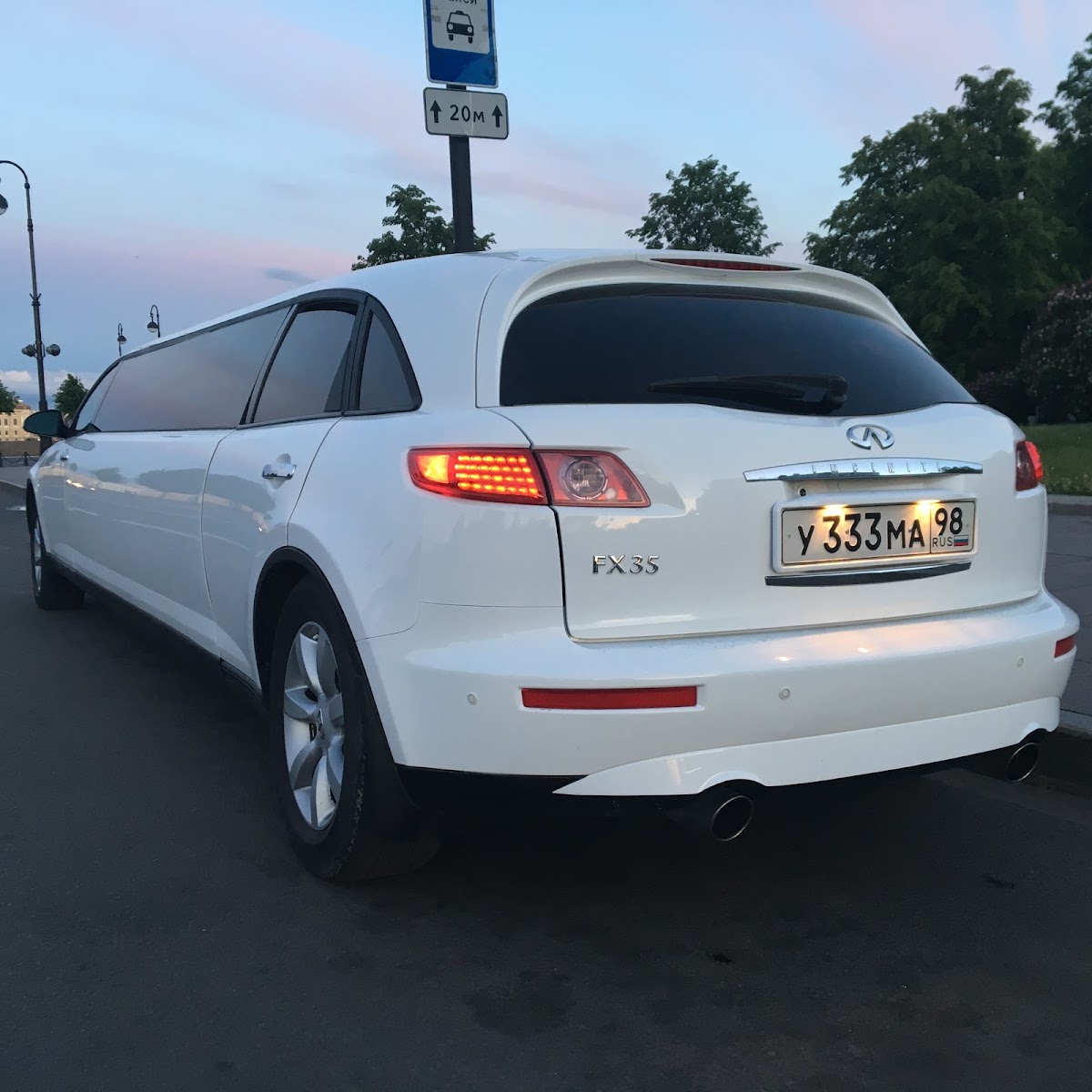 INFINITI  FX35 — кадр 2 из 9