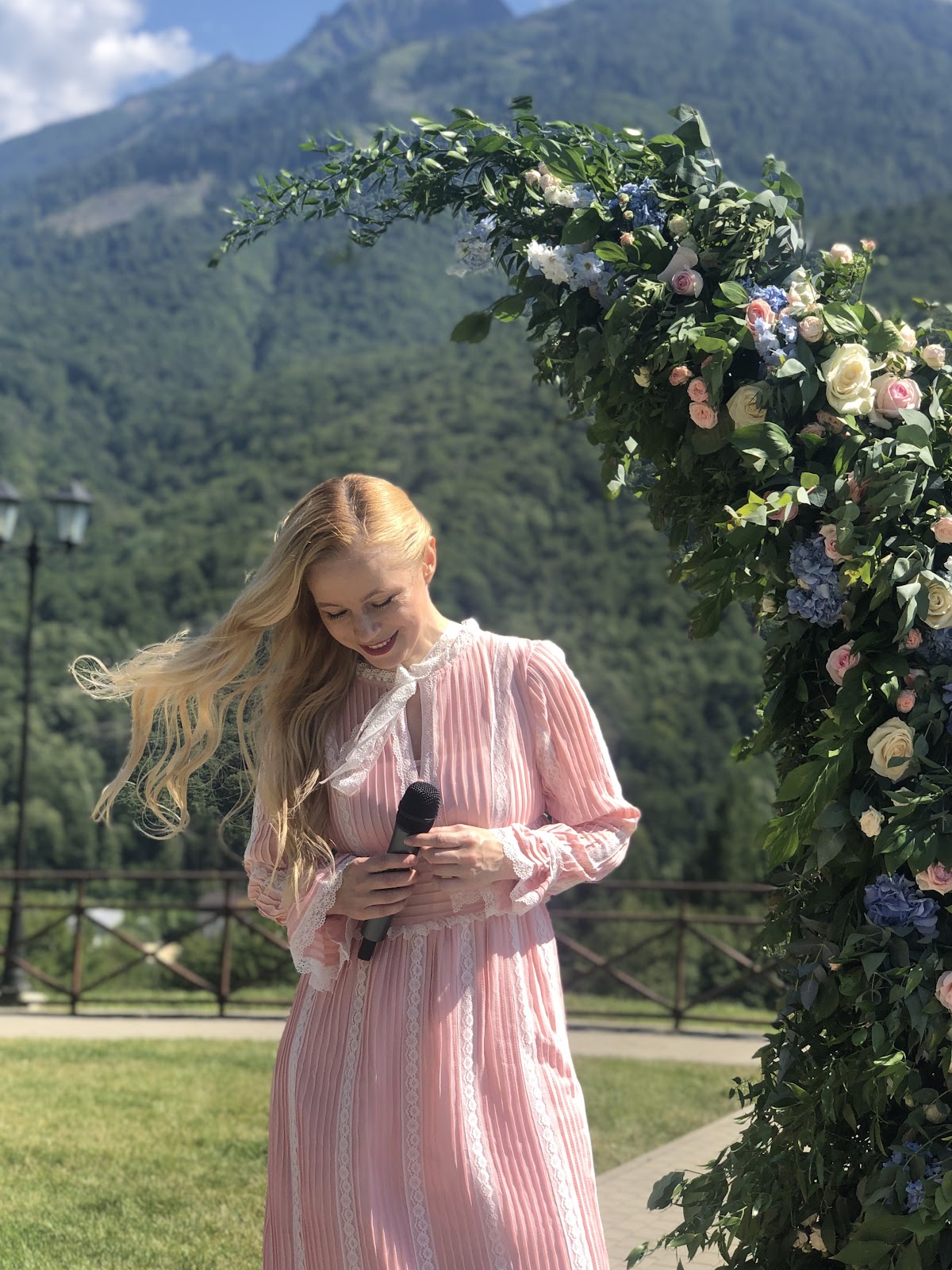 Ведущая Оксана Филиппова