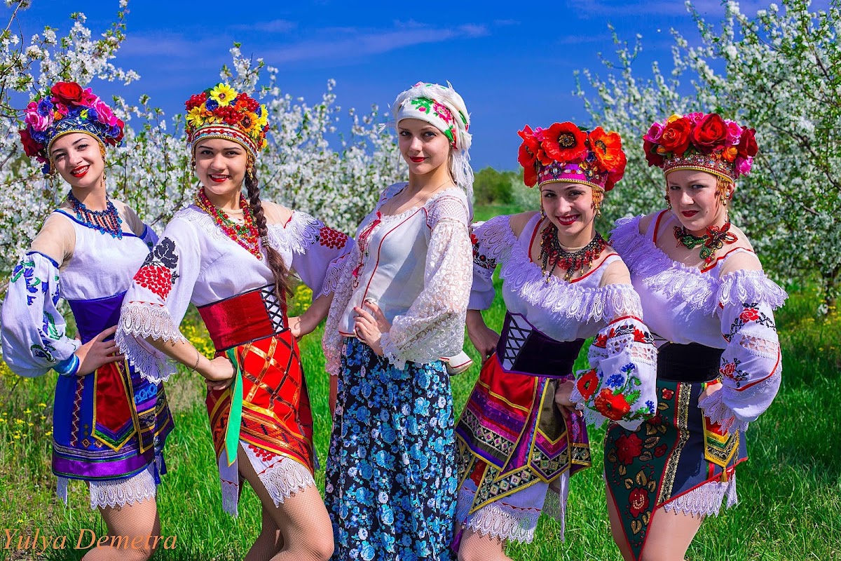 Ой, у вишнэвом, у саду…