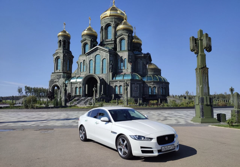 Jaguar XE