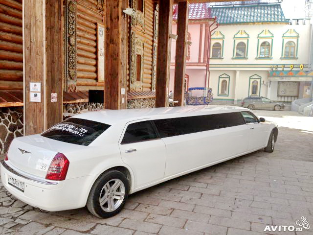 Лимузин CHRYSLER 300C — кадр 5 из 17