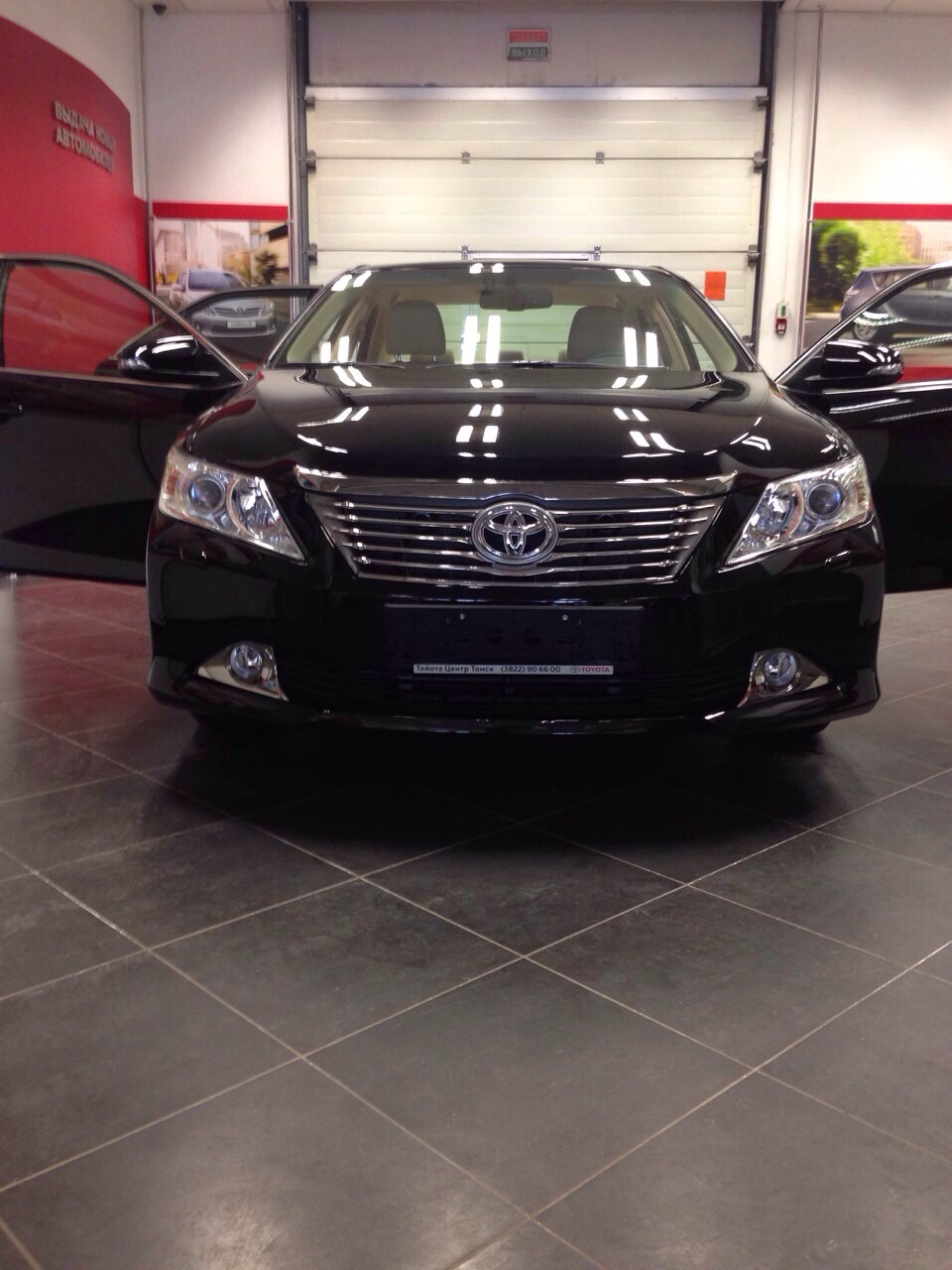 Toyota Camry — кадр 2 из 4