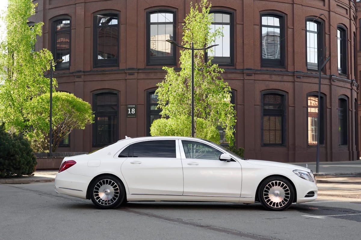Мерседес Майбах(w222) гос.N 333