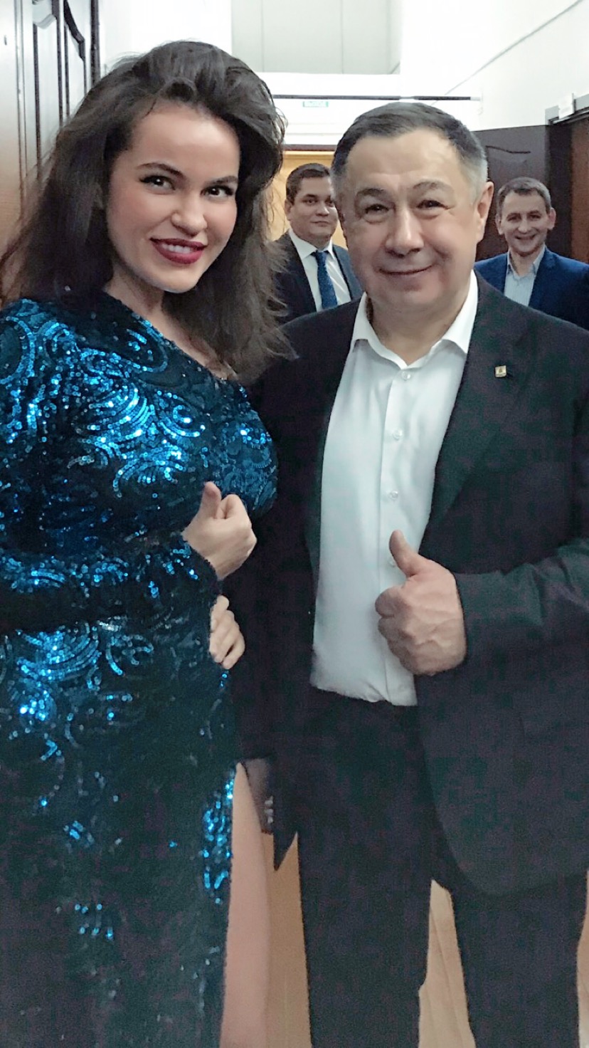 Зарина скрипачка