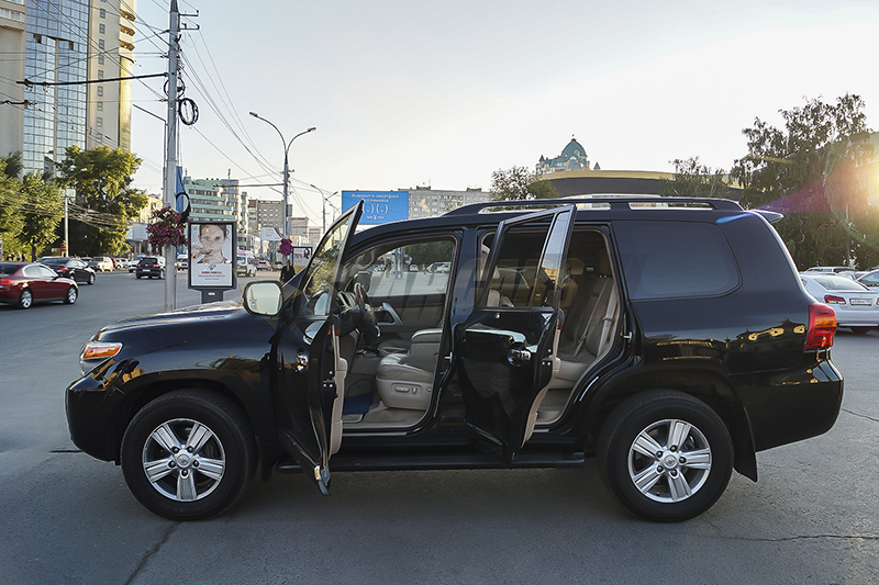 Toyota Land Cruiser 200