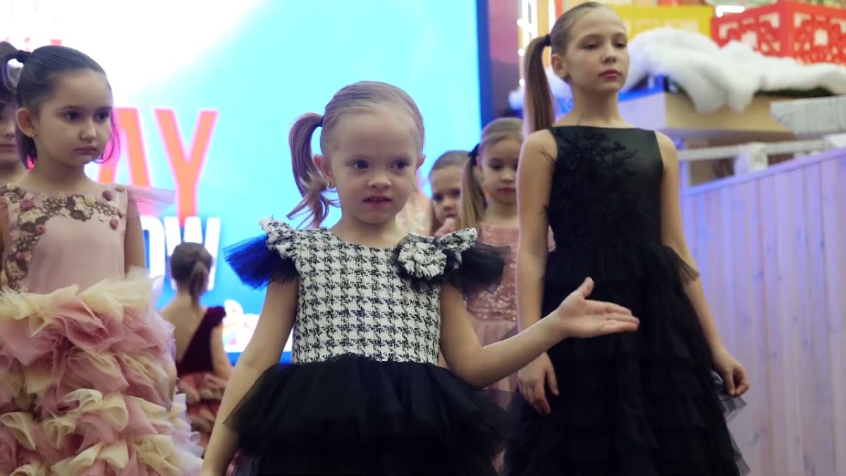 Ведущий Краснодара модный показ New Fashion в СБС