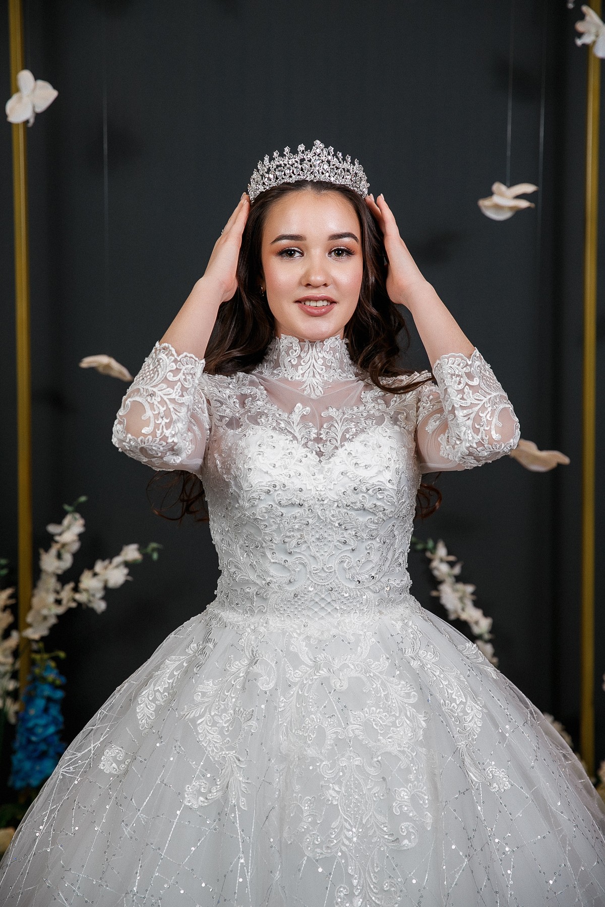 Свадебное платье — кадр 2 из 3