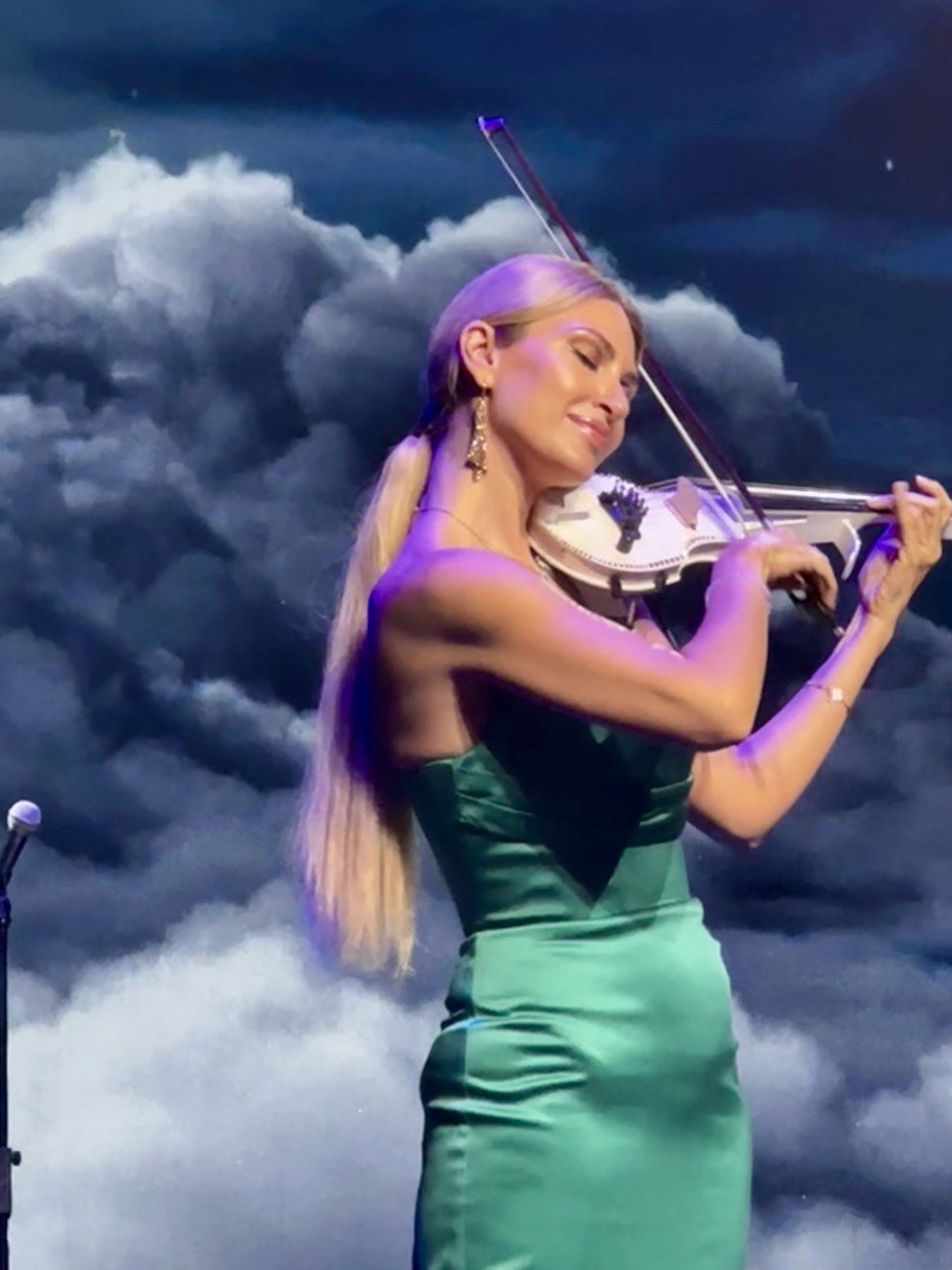 Roxana Music — кадр 3 из 16