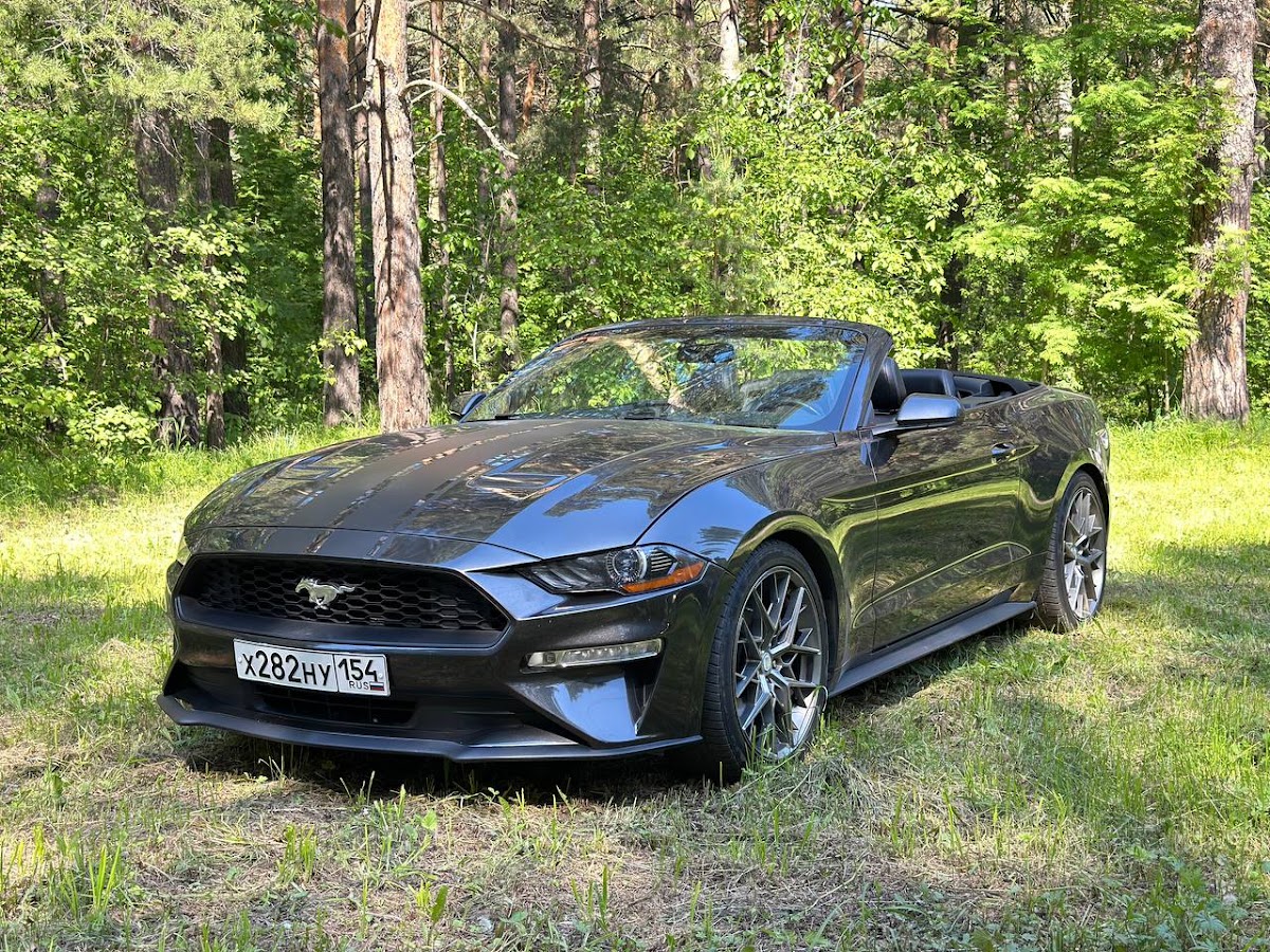 Кабриолет Ford Mustang