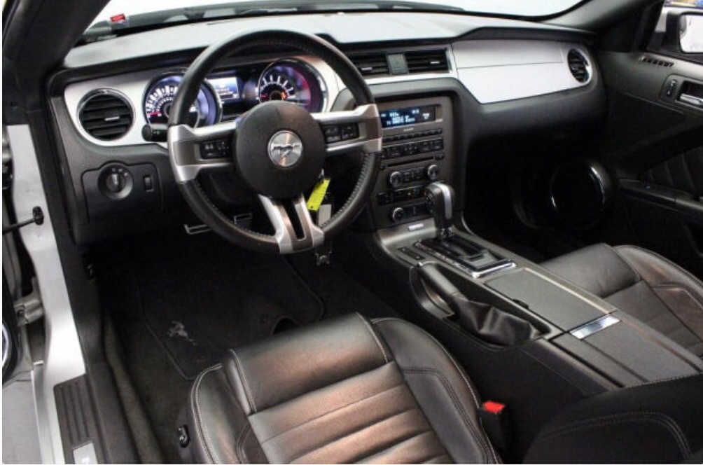 Ford Mustang — кадр 4 из 5