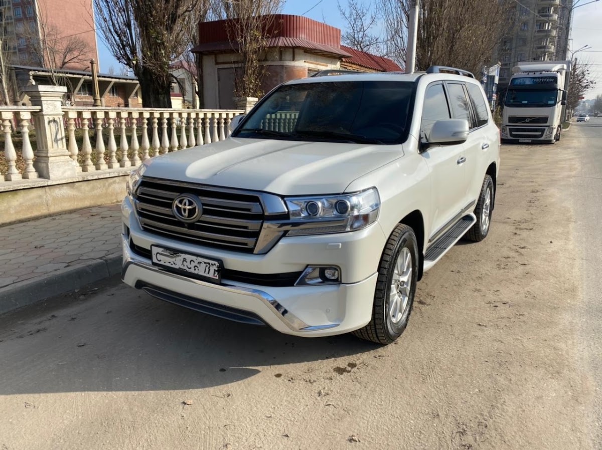 Тойота Лэнд Крузер -200 — кадр 3 из 5