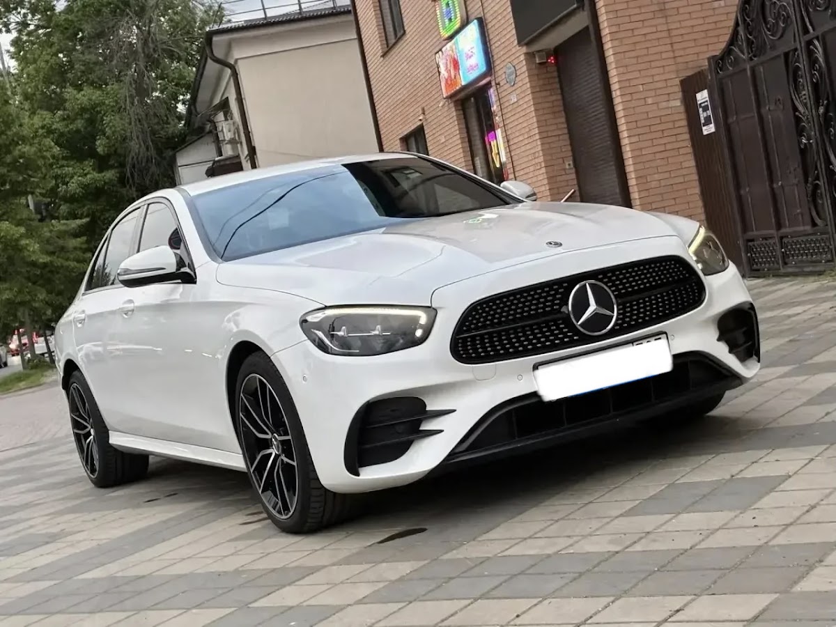Mercedes Е-класс 213 AMG рестайлинг — кадр 4 из 4