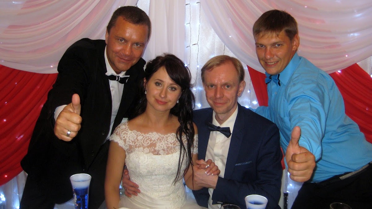 С МОЛОДОЖЁНАМИ