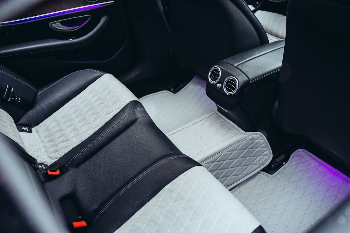 Свадебный кортеж из 2х Mercedes W213 AMG GT — кадр 3 из 3