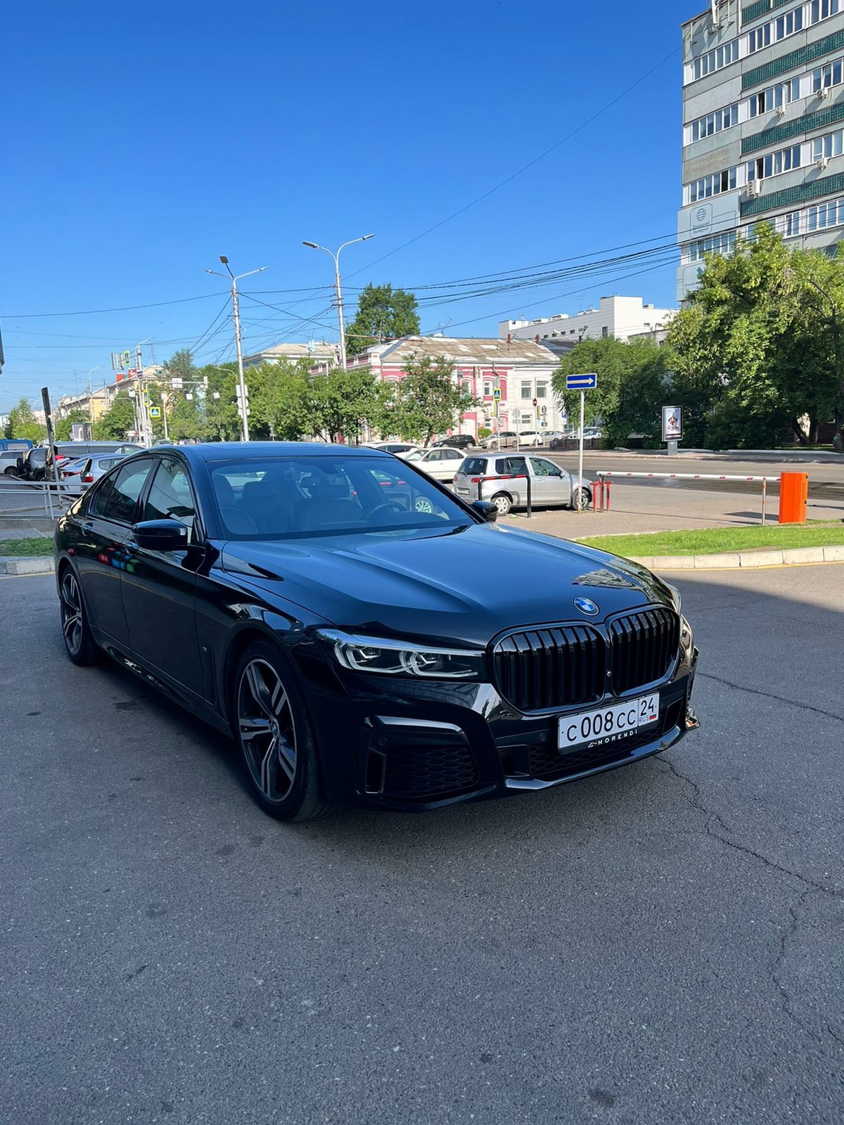 BMW750 — кадр 4 из 11
