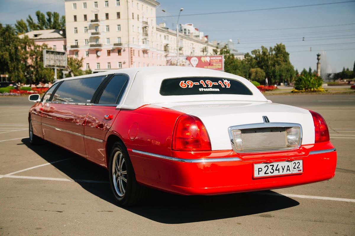 Линкольн Таун Кар