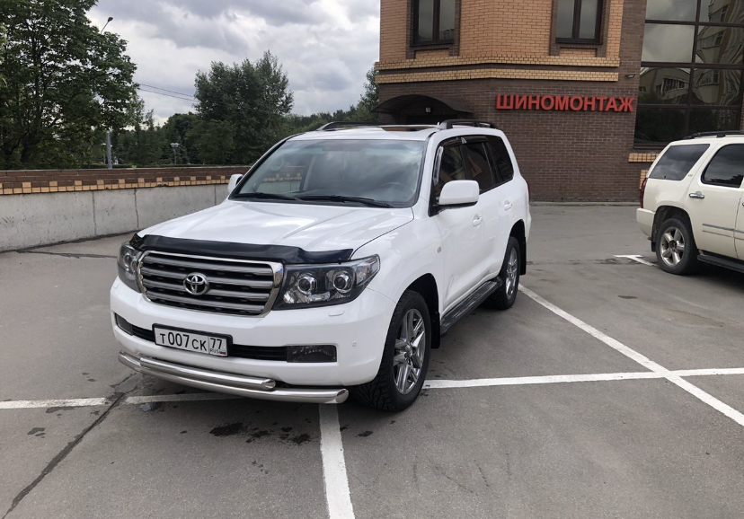 Toyota Land Cruiser 200 — кадр 5 из 8