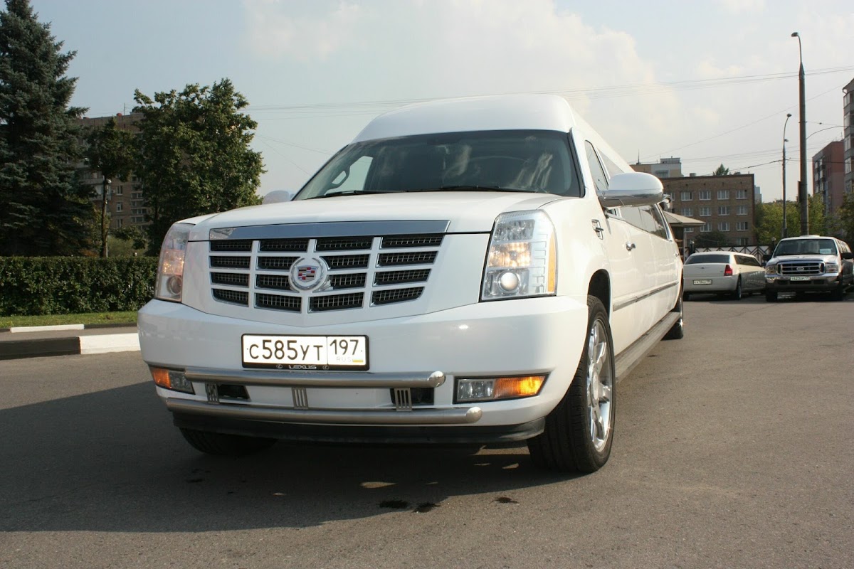 Cadillac Escalade — кадр 2 из 7
