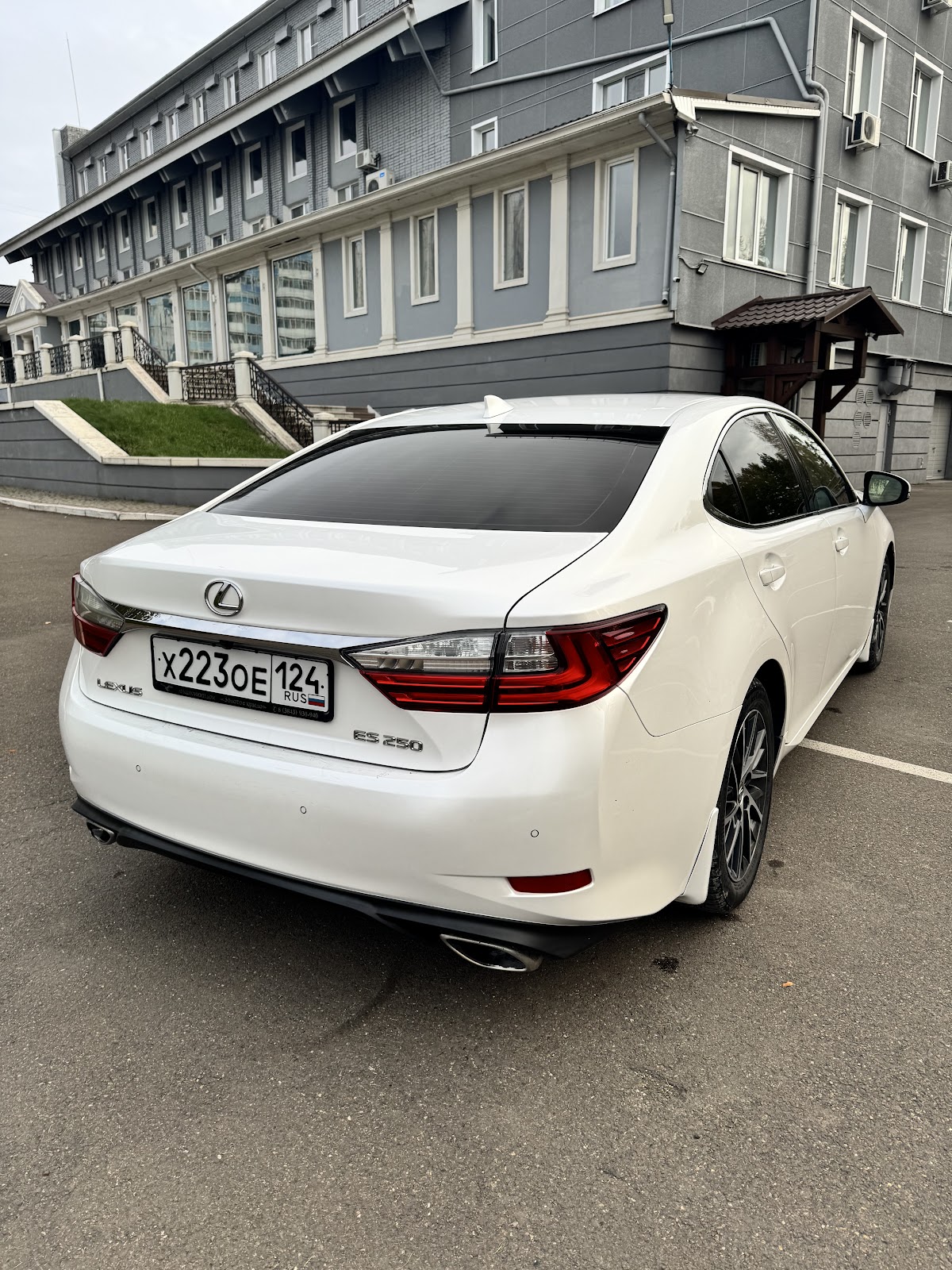 Lexus ES