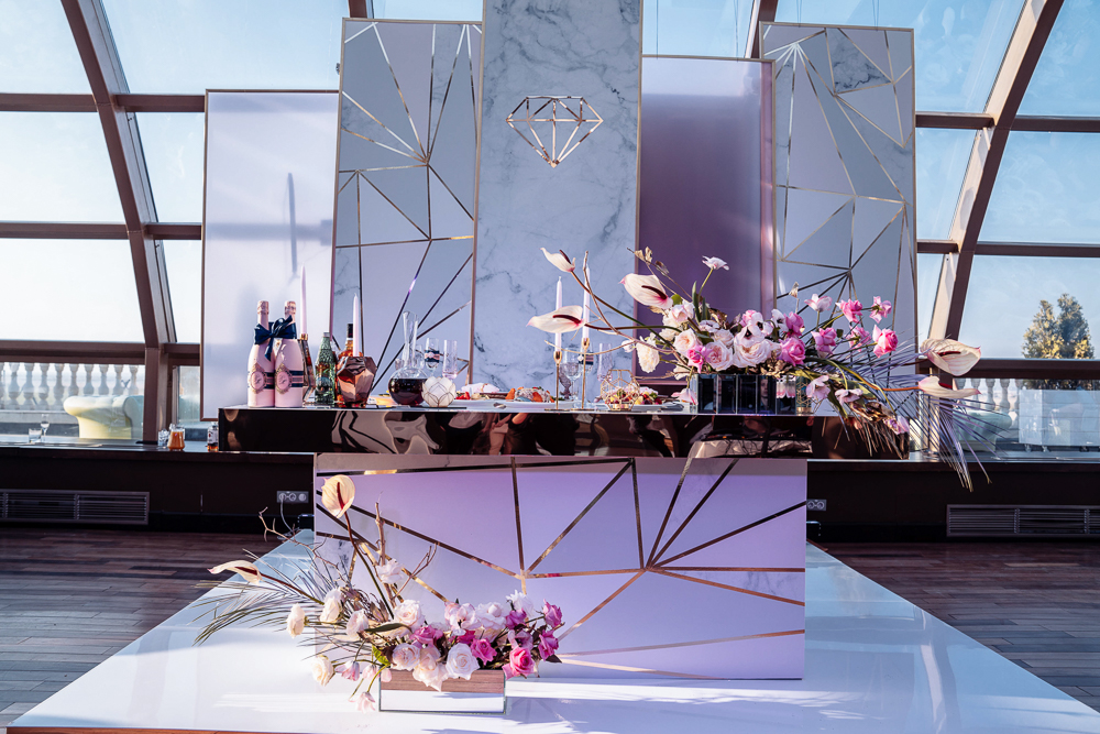 LAZAR DECOR