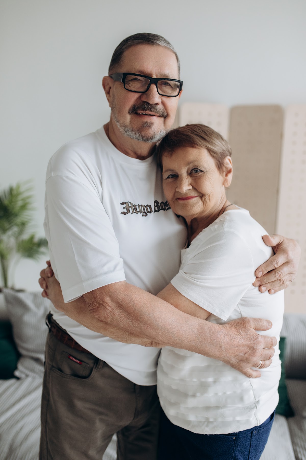 Большая семья в студии