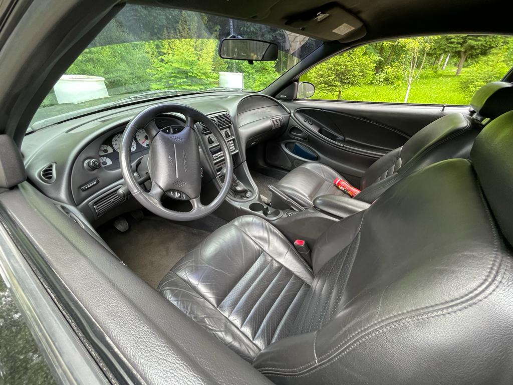 Ford Mustang SVT Cobra