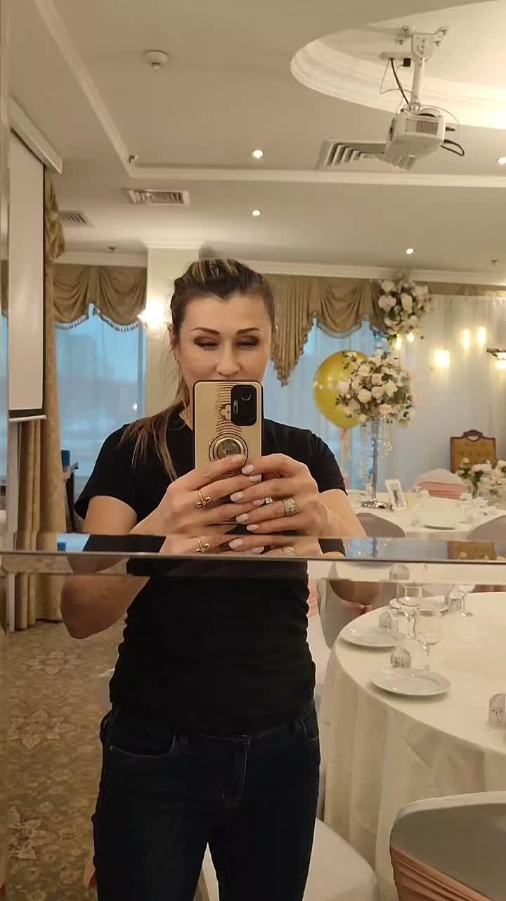 Свадебное украшение зала в отеле Милан.