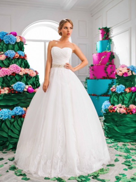 Beauty — кадр 2 из 64