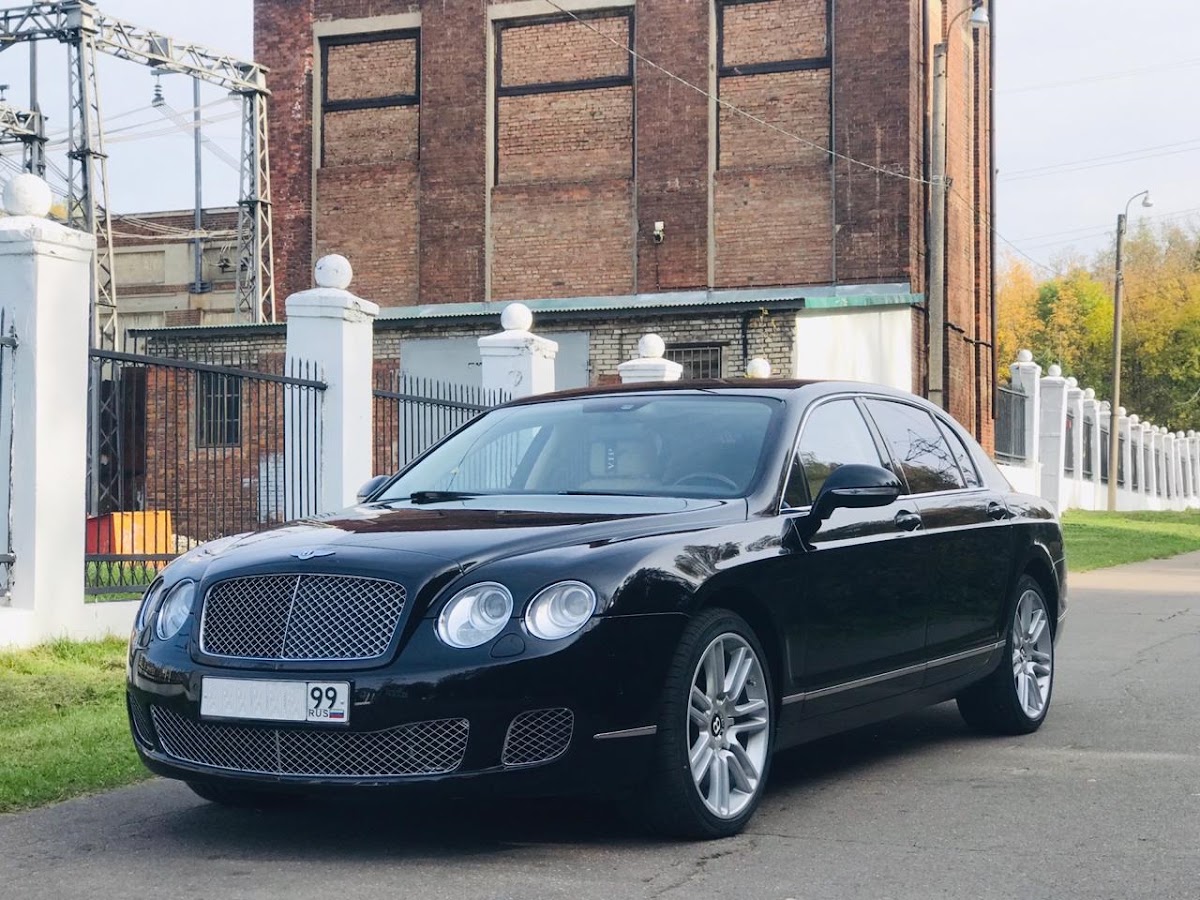 Bentley Continental Flying Spur — кадр 3 из 12