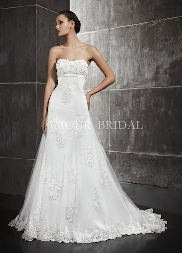 Испанские cвадебные платья Amour Bridal 2013.