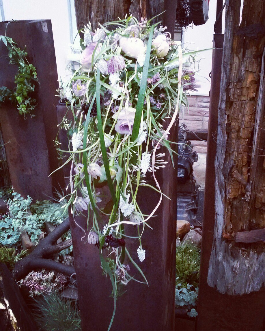 Цветы (Букеты, бутоньерки, браслеты и т.д.)
