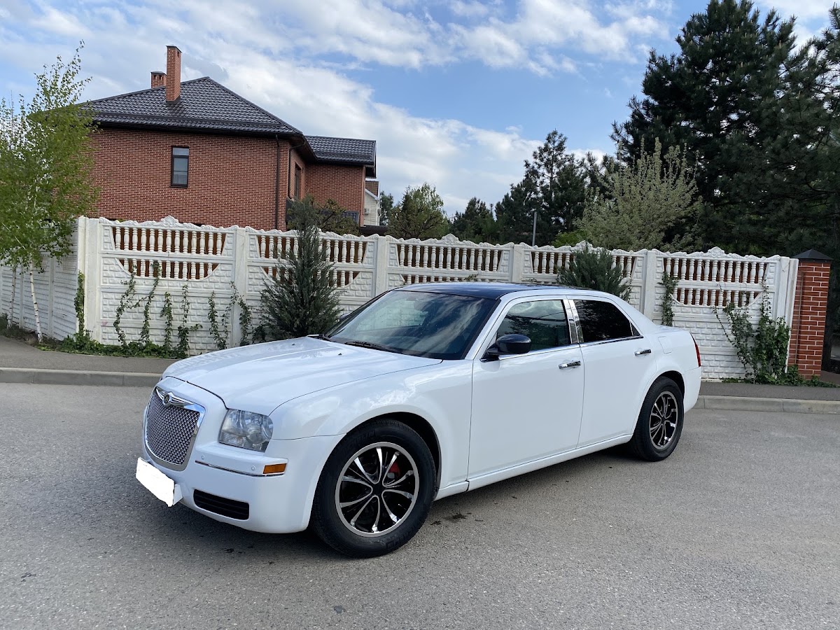 Chrysler 300C — кадр 3 из 8