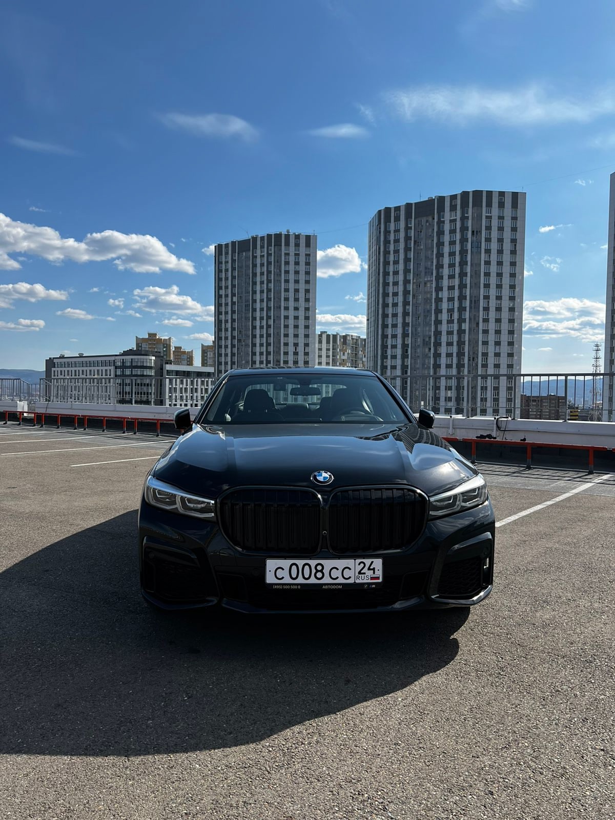 BMW750