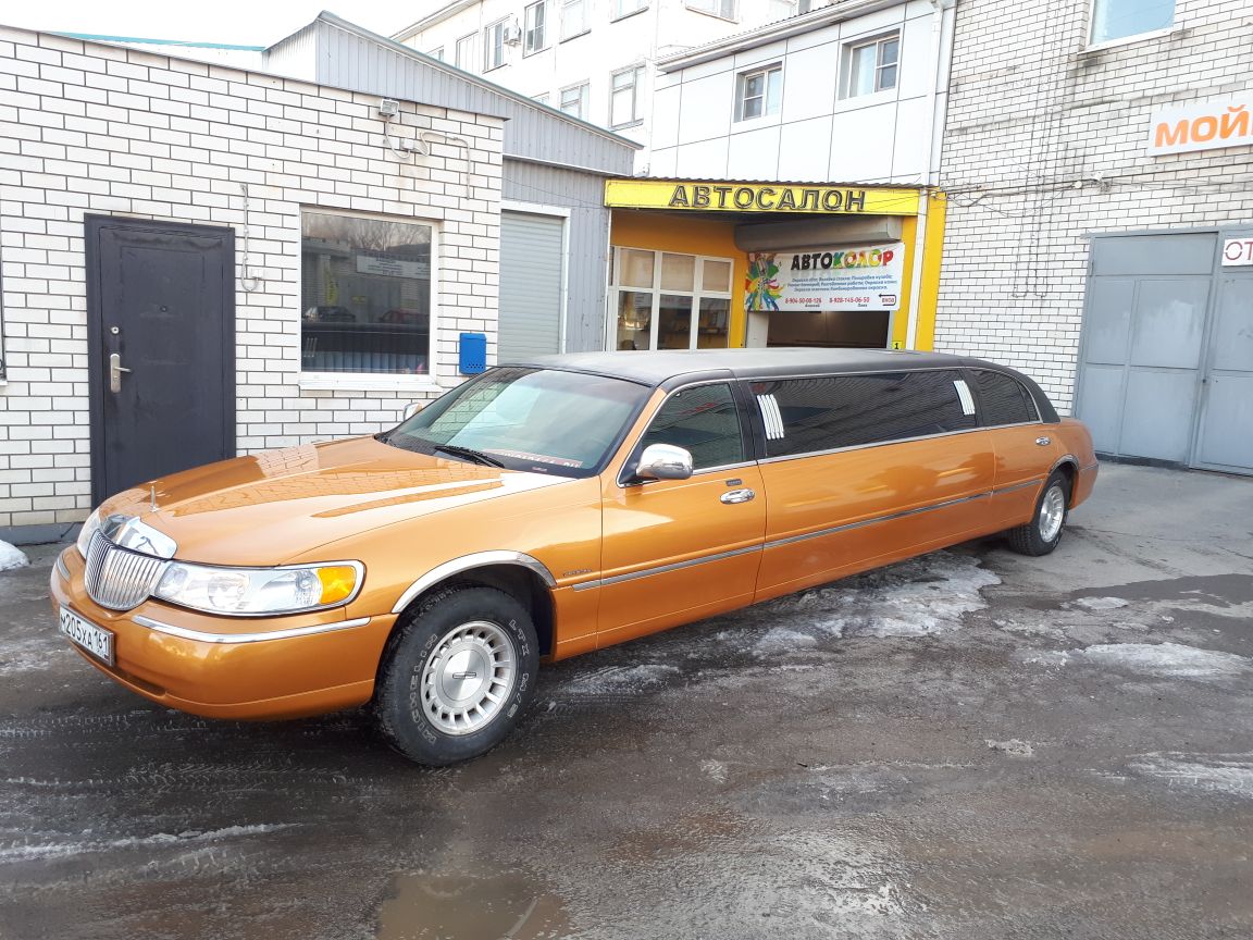 Lincoln Town Car — кадр 2 из 7