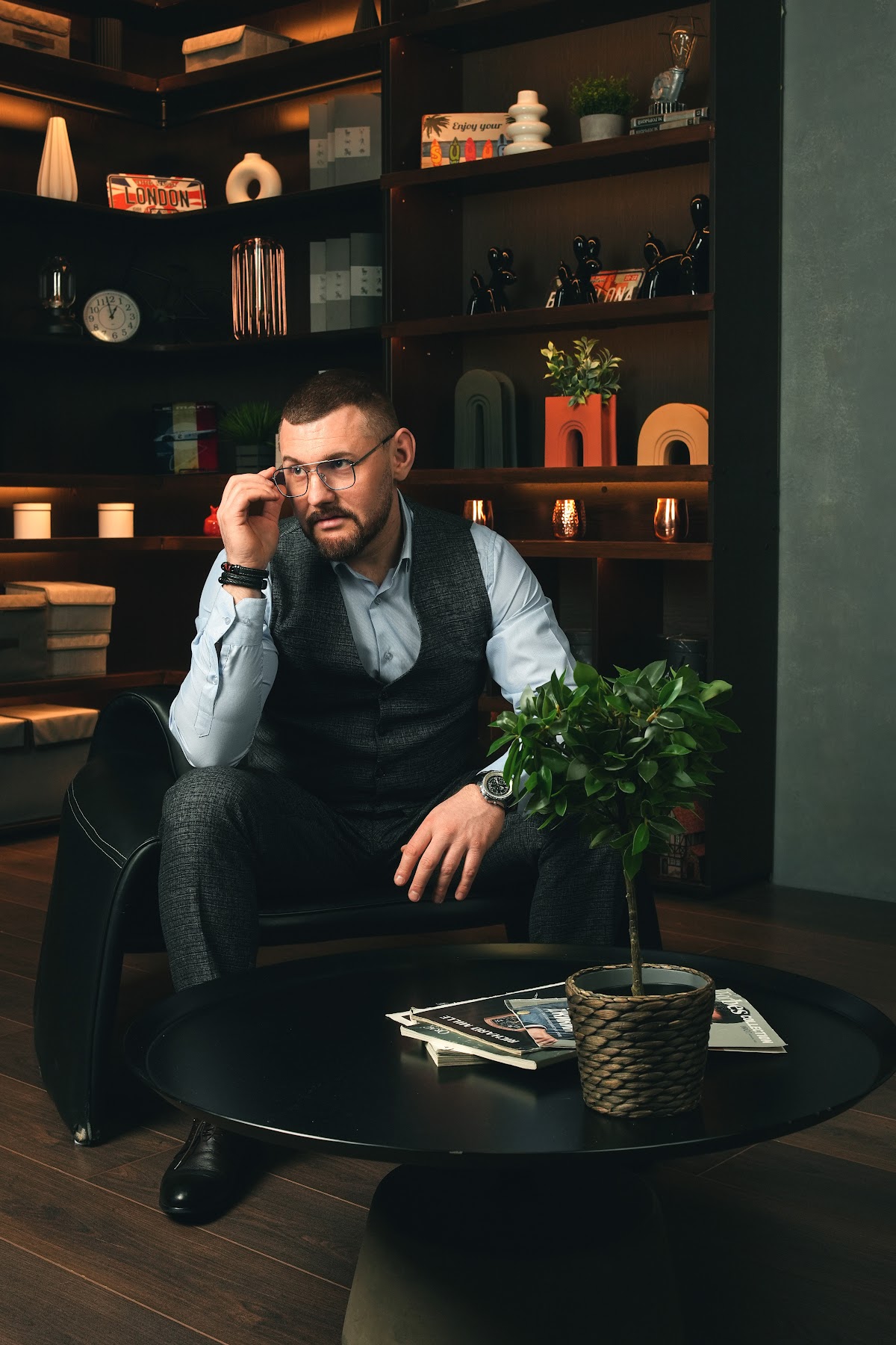 Александр Мигда — кадр 3 из 282