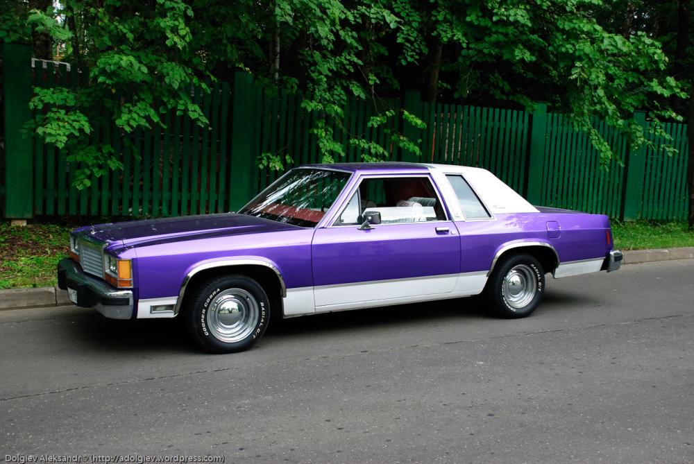 Ford LTD 1982 — кадр 3 из 11