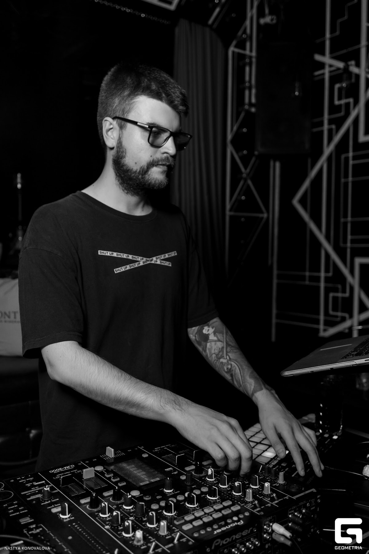 Dj