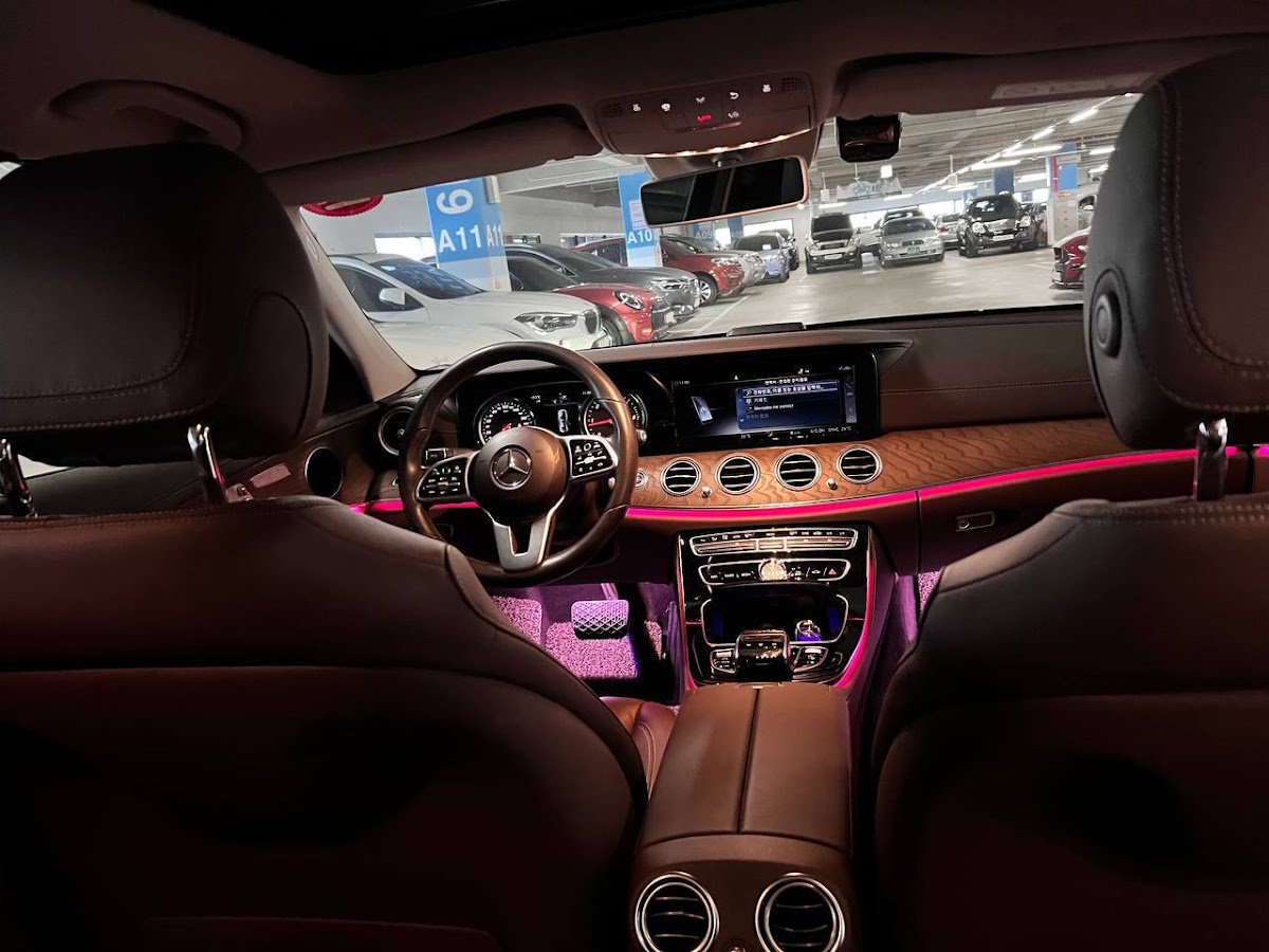 Mercedes E-Class — кадр 5 из 6