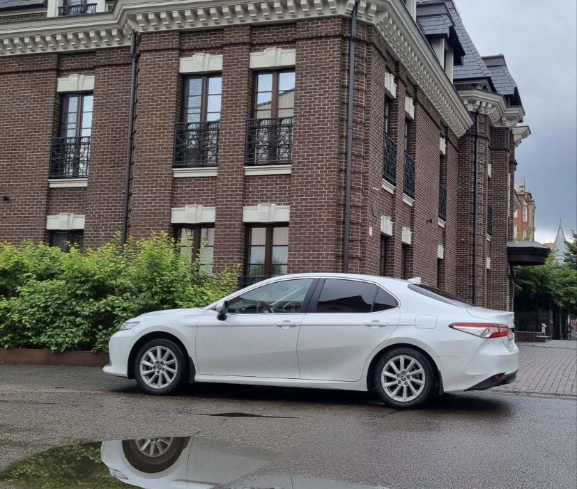 Toyota Camry v70 — кадр 2 из 8