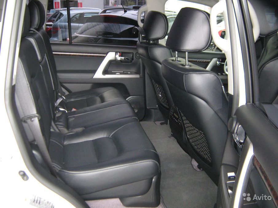 Toyota Land Cruiser 200