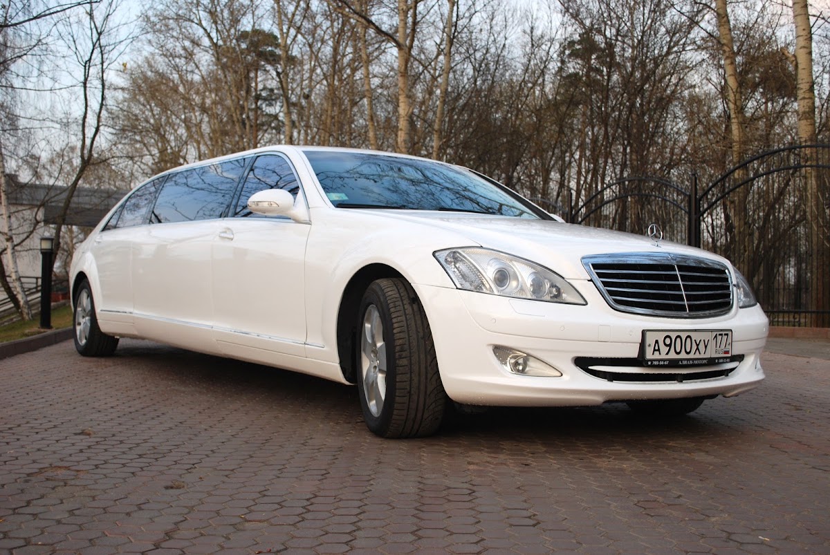 Mercedes-Benz W221 Pullman