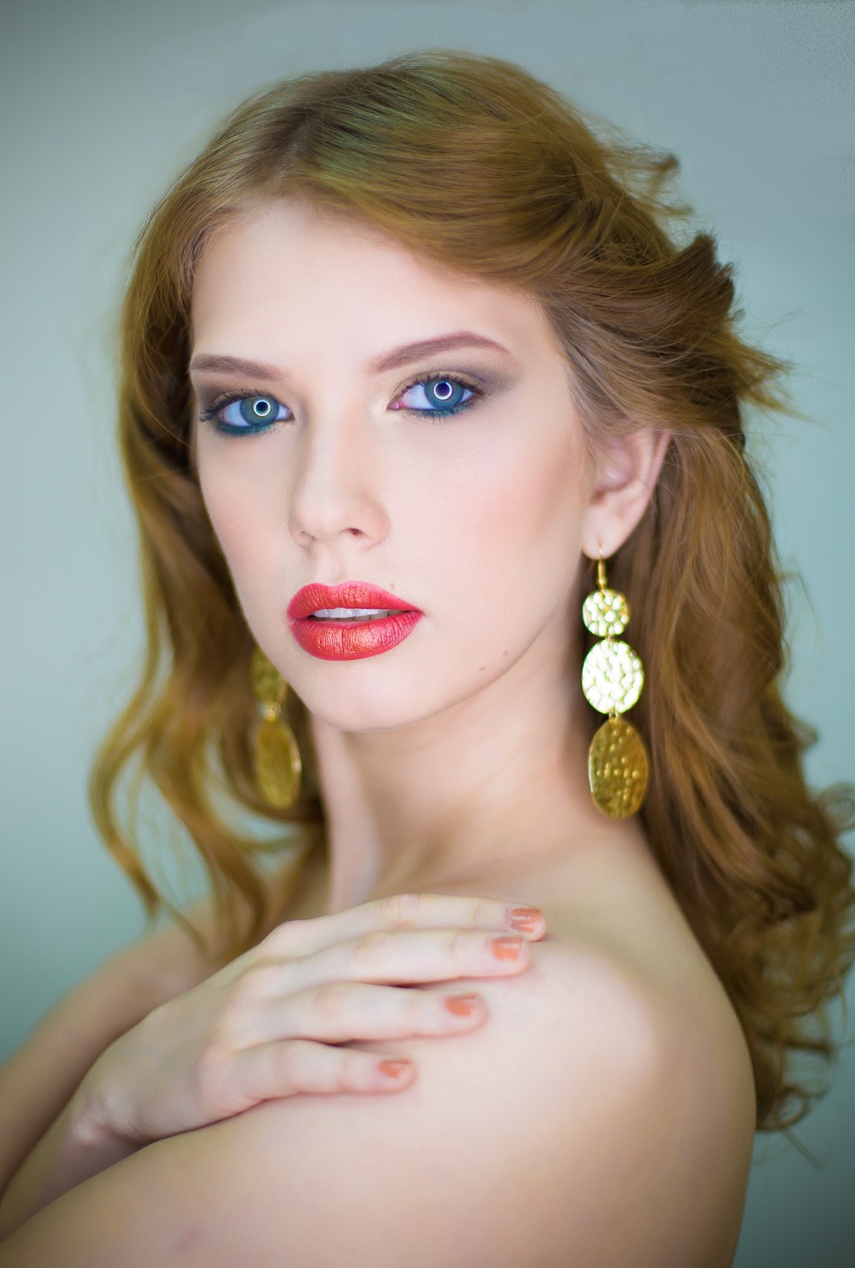 Елена Соколова