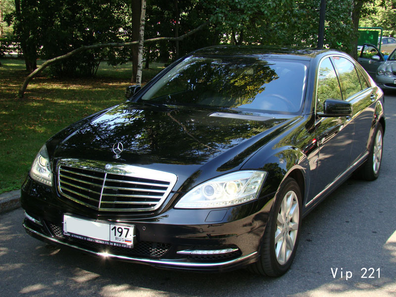 Mercedes-Benz W221 S500
