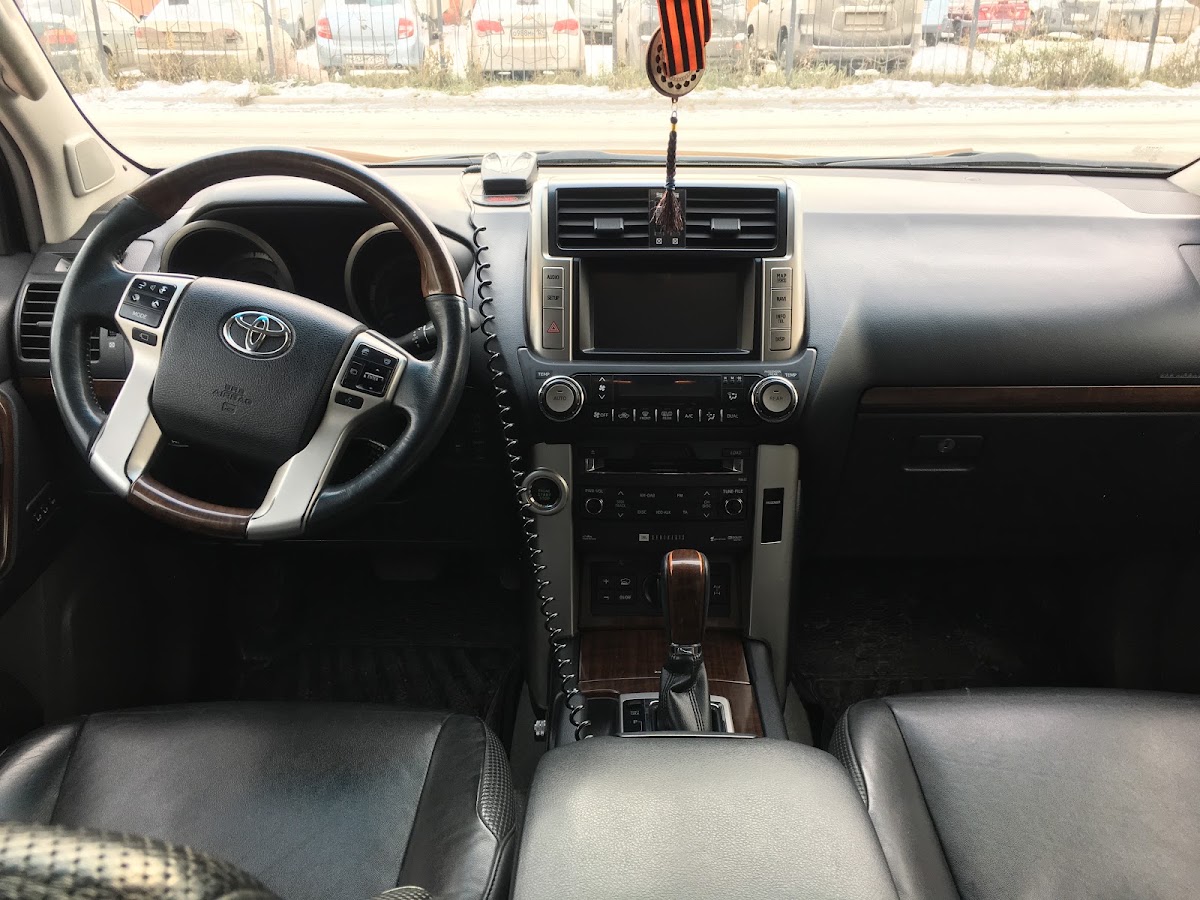 TOYOTA LC PRADO — кадр 2 из 4