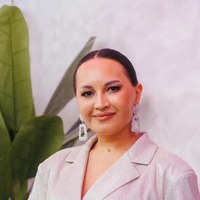 Индира Курбанова