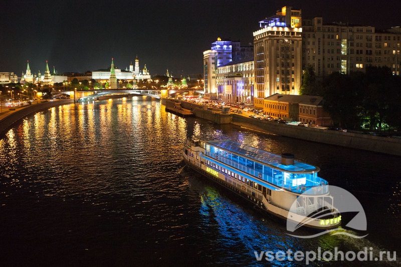 Теплоход Артурс