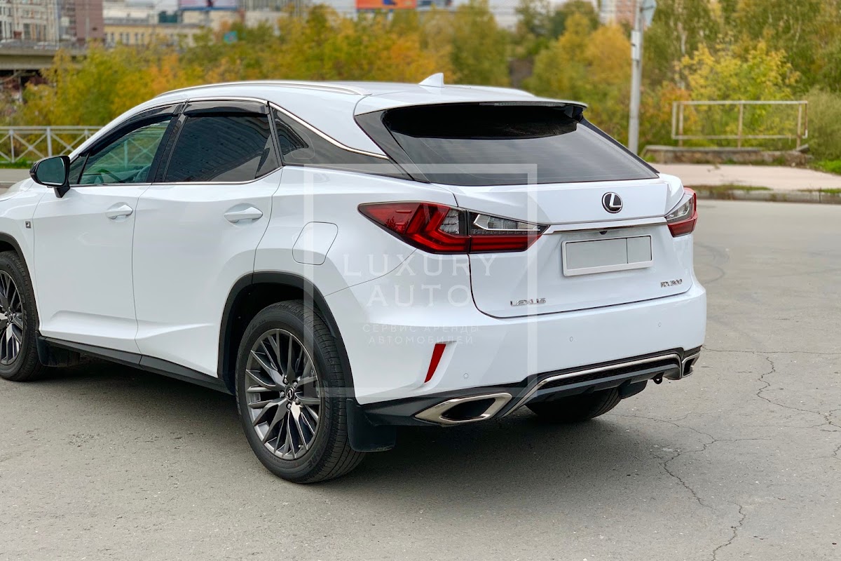 Lexus LX 300