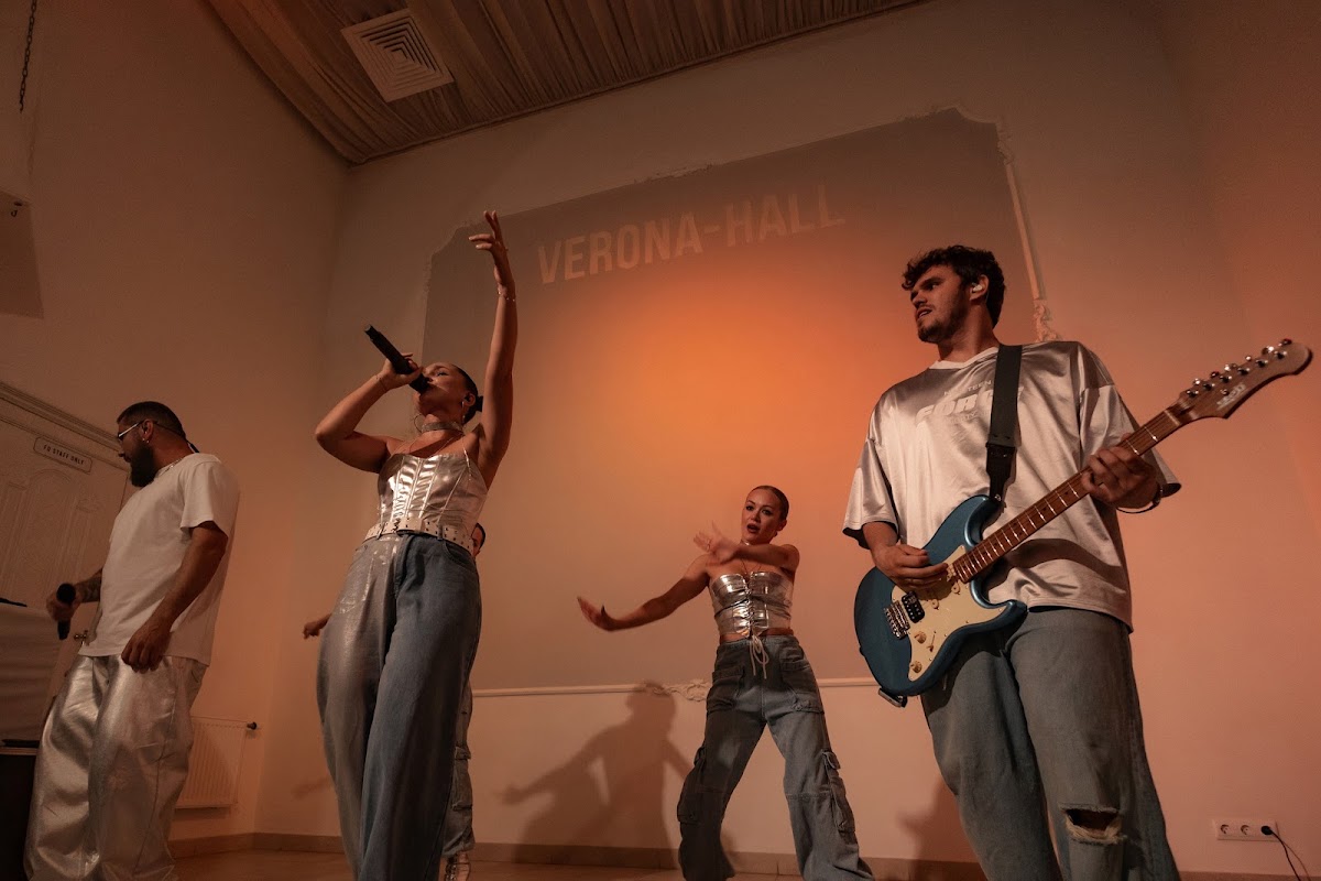 Verona Hall — Выпускной вечер