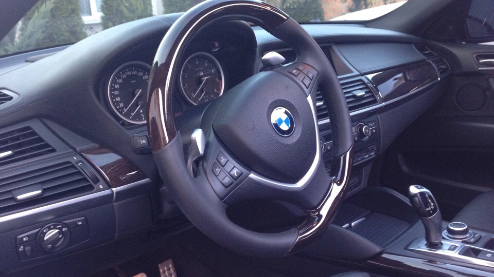 BMW X6 — кадр 5 из 5