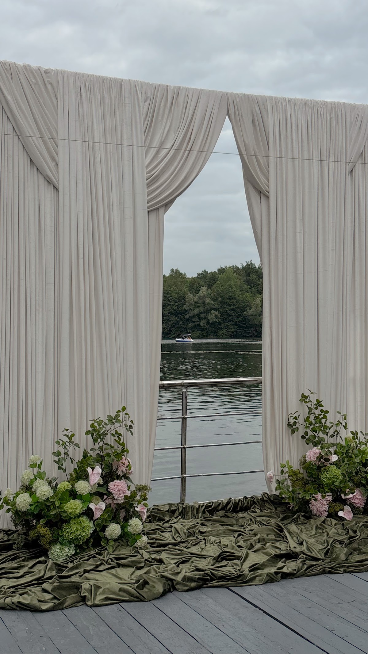 Inflowers decor